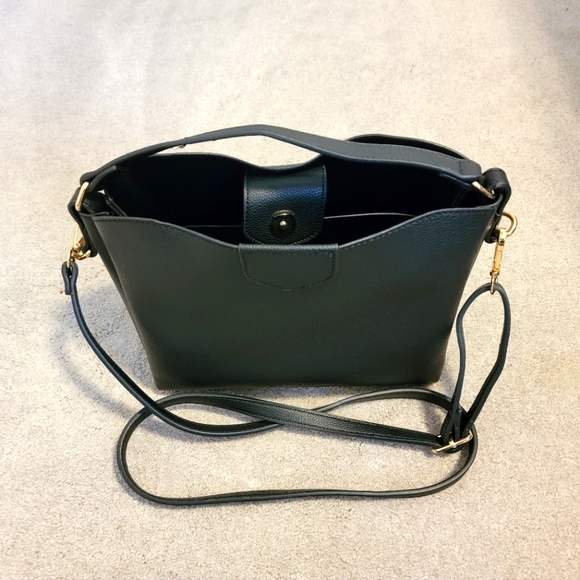 H&M Vegan Leather Medium Crossbody Bag - Picture 2 of 7